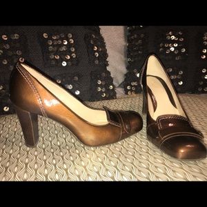 Colé Haan Bronzed Brown pump